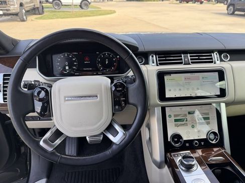 Used 2022 Land Rover Range Rover Westminster Edition image 12
