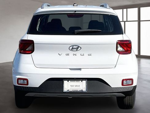 New 2026 Hyundai Venue SEL FWD image 4
