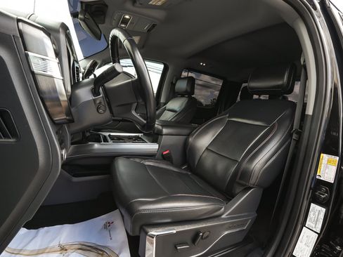 Used 2023 Ford F250 Lariat w/ Black Appearance Package AWD/4WD image 36