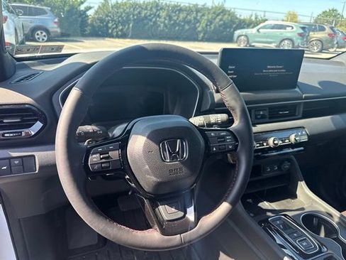 Used 2026 Honda Pilot Black Edition image 25