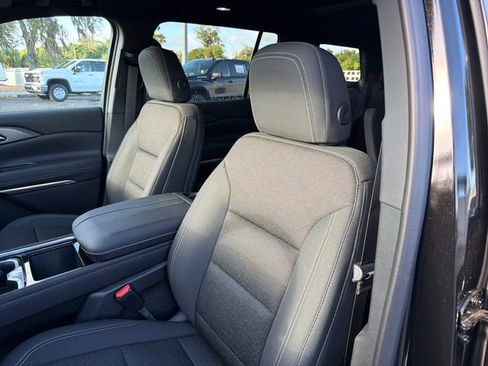 New 2026 Chevrolet Traverse LT w/ Sun and Wheel Package FWD image 23