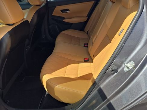 Certified 2021 Nissan Sentra SV w/ SV Premium Package image 16