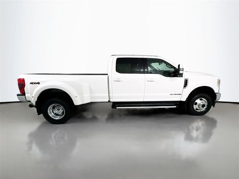 Used 2022 Ford F350 Lariat image 9
