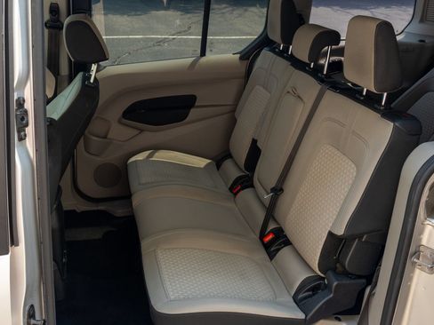 Used 2022 Ford Transit Connect XLT FWD image 3