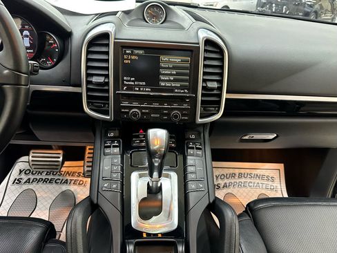 Used 2014 Porsche Cayenne S image 24