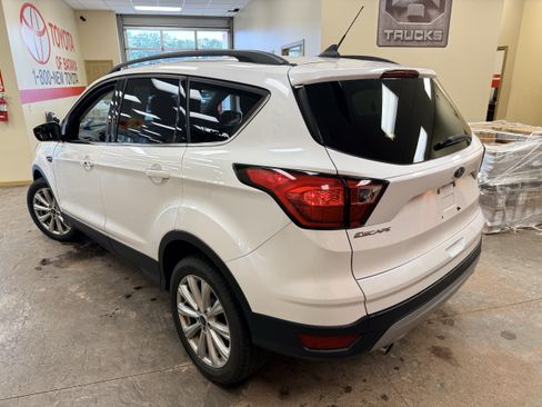 Used 2019 Ford Escape SEL AWD/4WD image 12