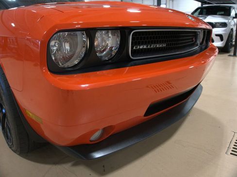 Used 2009 Dodge Challenger R/T image 9