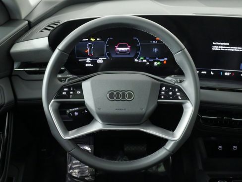 Used 2025 Audi Q6 e-tron Premium image 45