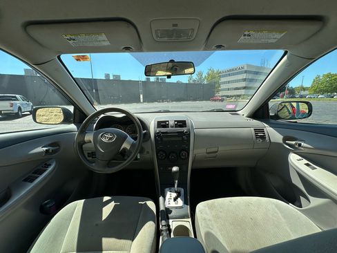 Used 2010 Toyota Corolla image 12