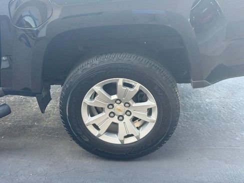 Used 2022 Chevrolet Colorado LT w/ LT Convenience Package image 5