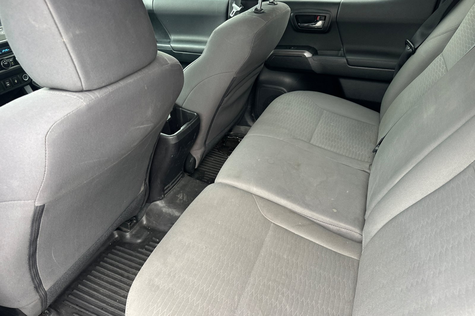 Used 2016 Toyota Tacoma TRD Sport AWD/4WD image 11