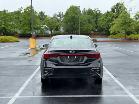 Used 2019 Kia Forte LXS FWD image 6