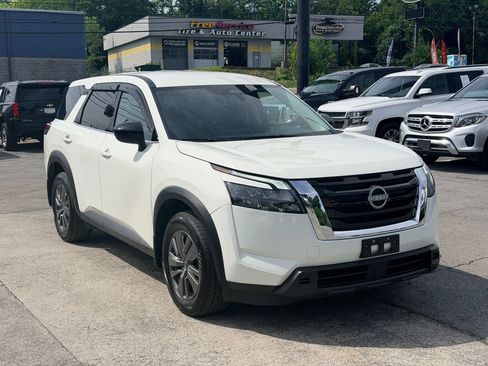 Used 2023 Nissan Pathfinder S AWD/4WD image 8