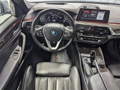 Used 2018 BMW 530i xDrive w/ Premium Package image 7