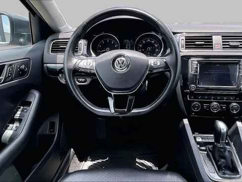Used 2017 Volkswagen Jetta SEL FWD image 6