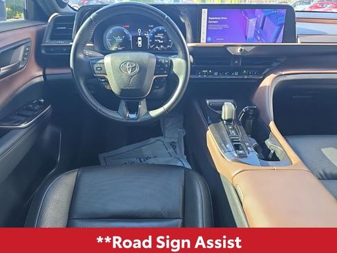 Used 2024 Toyota Crown Limited image 19