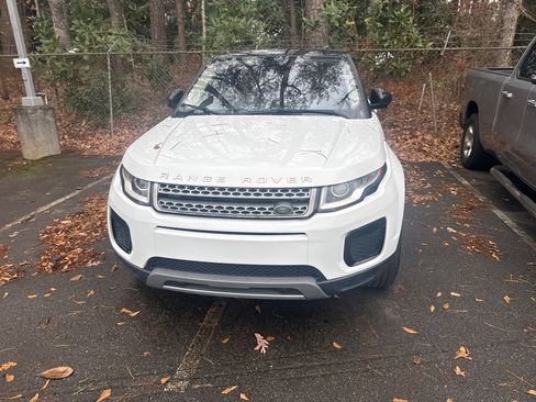 Used 2019 Land Rover Range Rover Evoque SE image 2