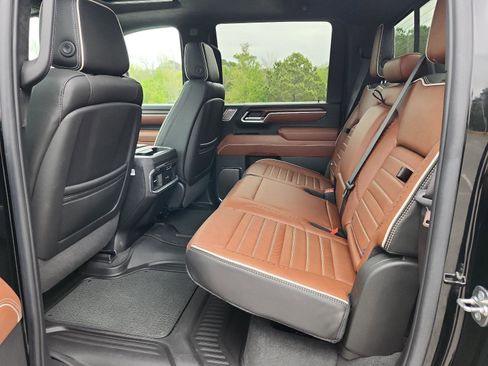 Certified 2025 GMC Sierra 2500 Denali Ultimate image 15