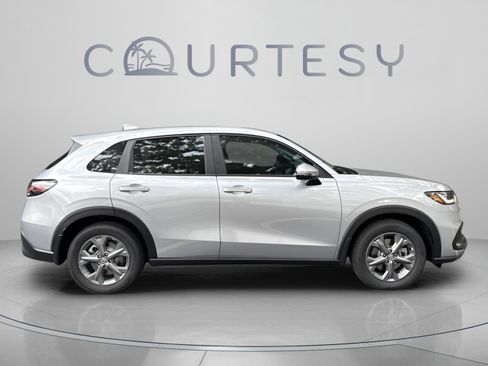 Used 2026 Honda HR-V LX image 8
