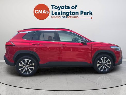 Used 2025 Toyota Corolla Cross XLE w/ Convenience Package AWD/4WD image 8