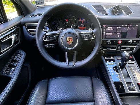 Certified 2026 Porsche Macan AWD/4WD image 11