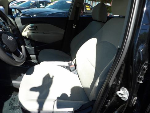 Used 2012 Kia Rio LX w/ PWR Pkg FWD image 8