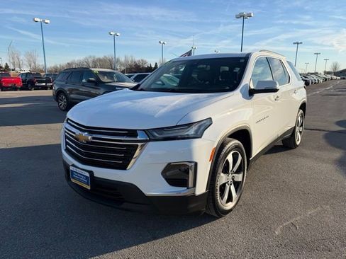 Used 2023 Chevrolet Traverse LT w/ LT Premium Package image 10