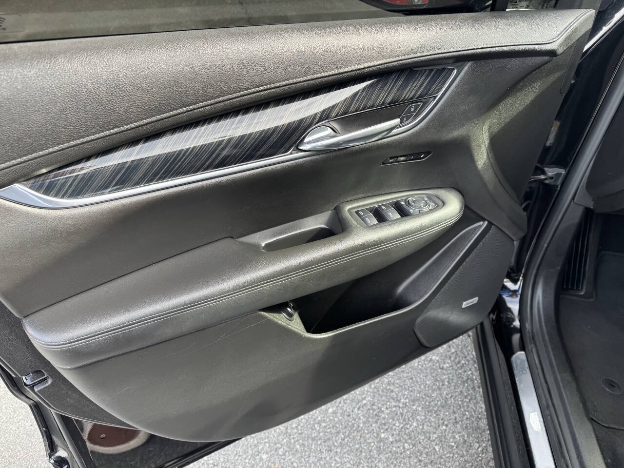 Used 2022 Cadillac XT6 Premium Luxury AWD/4WD image 17