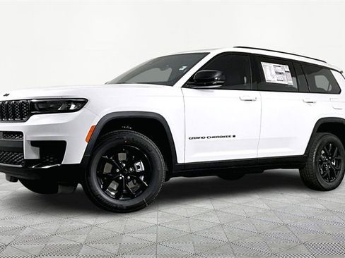 New 2025 Jeep Grand Cherokee L Altitude image 1
