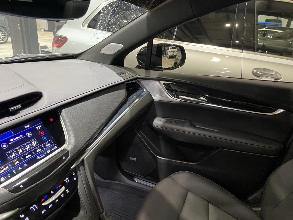 Used 2026 Cadillac XT5 Premium Luxury w/ Driver Assist Package AWD/4WD image 4