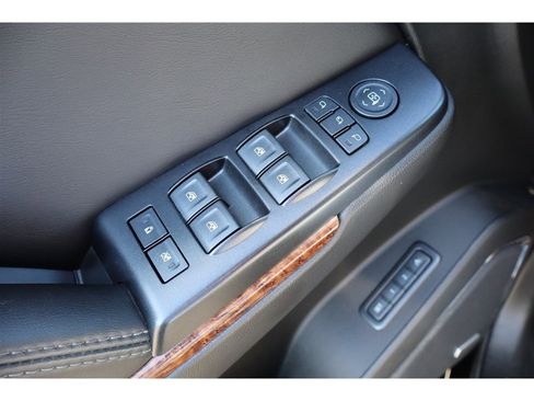 Used 2018 Chevrolet Tahoe Premier w/ RST 6.2L Performance Edition image 31