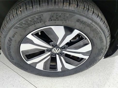 Used 2025 Volkswagen Atlas SE image 58