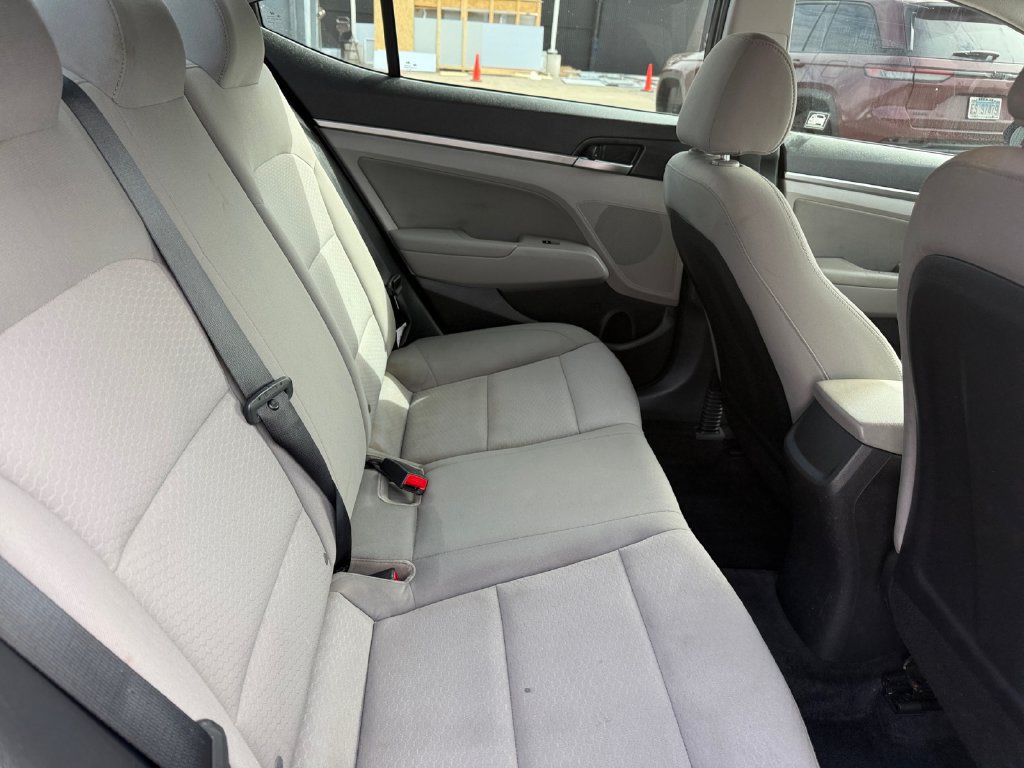 Used 2020 Hyundai Elantra SEL FWD image 21