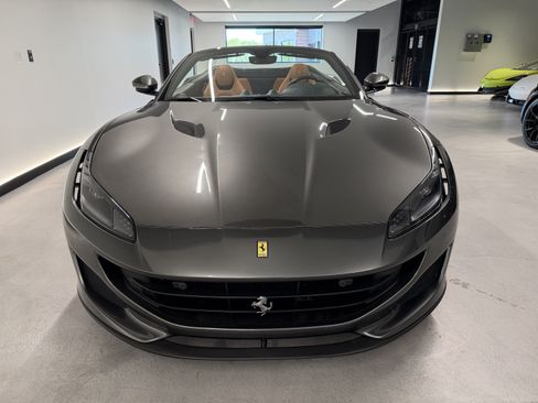 Used 2019 Ferrari Portofino RWD image 9