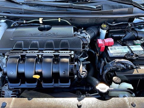 Used 2018 Nissan Sentra S w/ S Midnight Style Package image 9