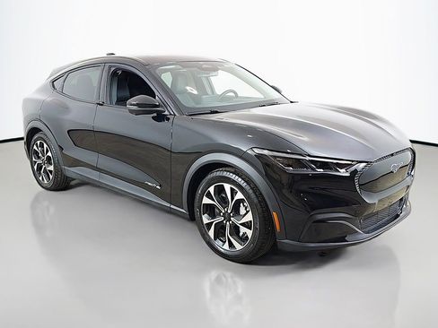 Used 2025 Ford Mustang Mach-E Select w/ Comfort Package Lite image 40