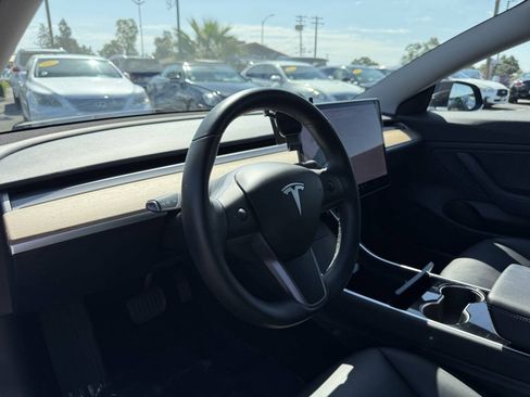 Used 2019 Tesla Model 3 RWD image 16