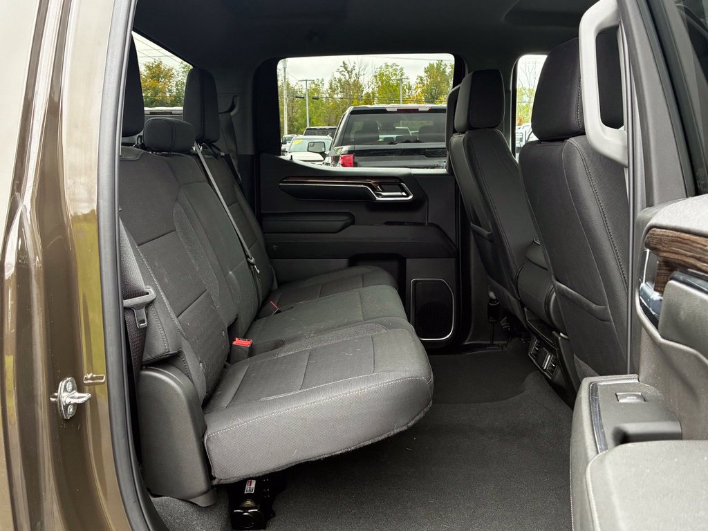 Used 2024 Chevrolet Silverado 1500 LT AWD/4WD image 29