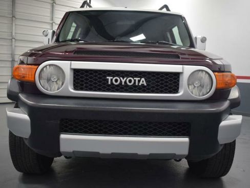 Used 2007 Toyota FJ Cruiser 2WD image 2