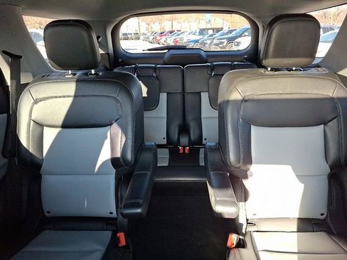 Certified 2022 Ford Explorer XLT w/ Equipment Group 202A image 20