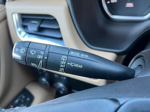 Used 2021 Chevrolet Tahoe Premier AWD/4WD image 29