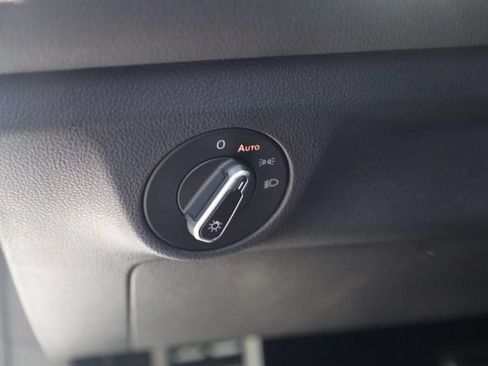 Used 2025 Volkswagen Jetta Sport FWD image 9