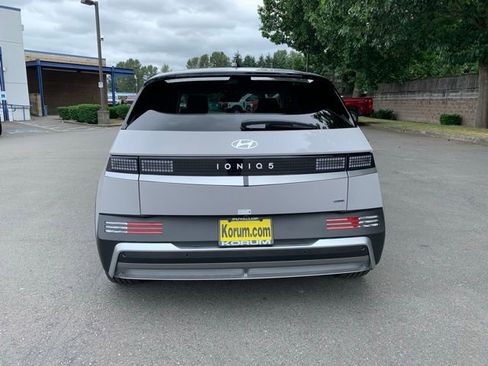 New 2025 Hyundai Ioniq 5 SE image 4