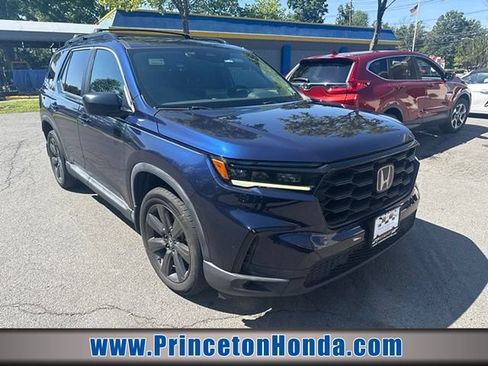 Certified 2023 Honda Pilot Sport image 1