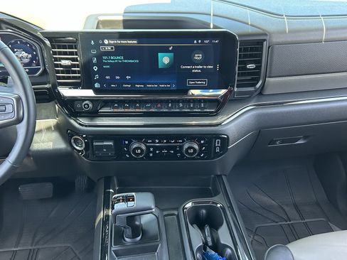 Certified 2025 Chevrolet Silverado 1500 ZR2 AWD/4WD image 17