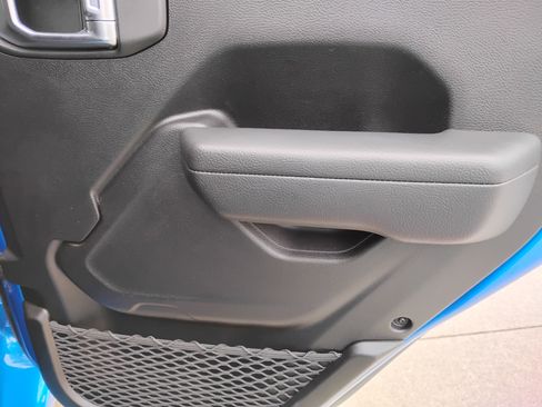 Used 2024 Jeep Wrangler Sport S image 20