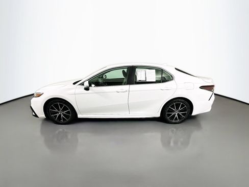 Used 2021 Toyota Camry SE FWD image 4