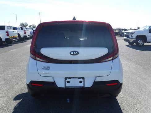 Used 2021 Kia Soul LX image 5