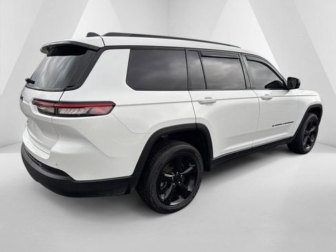 Used 2022 Jeep Grand Cherokee L Laredo image 7