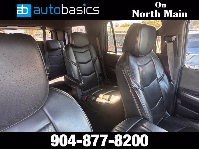 Used 2018 Cadillac Escalade Platinum RWD image 16
